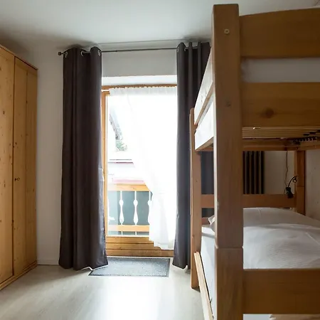 霍尔兹卡塔琳娜住宿加早餐旅馆 招待所 容霍尔茨